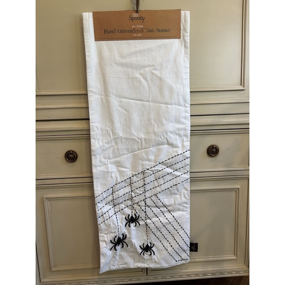 Spooky Spider Halloween Hand‎ Embroidered Table Runner White Black Cotton NEW - Picture 1 of 5